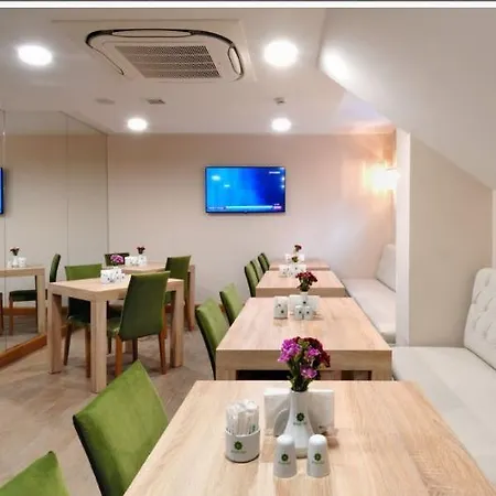 Hotel Bizim